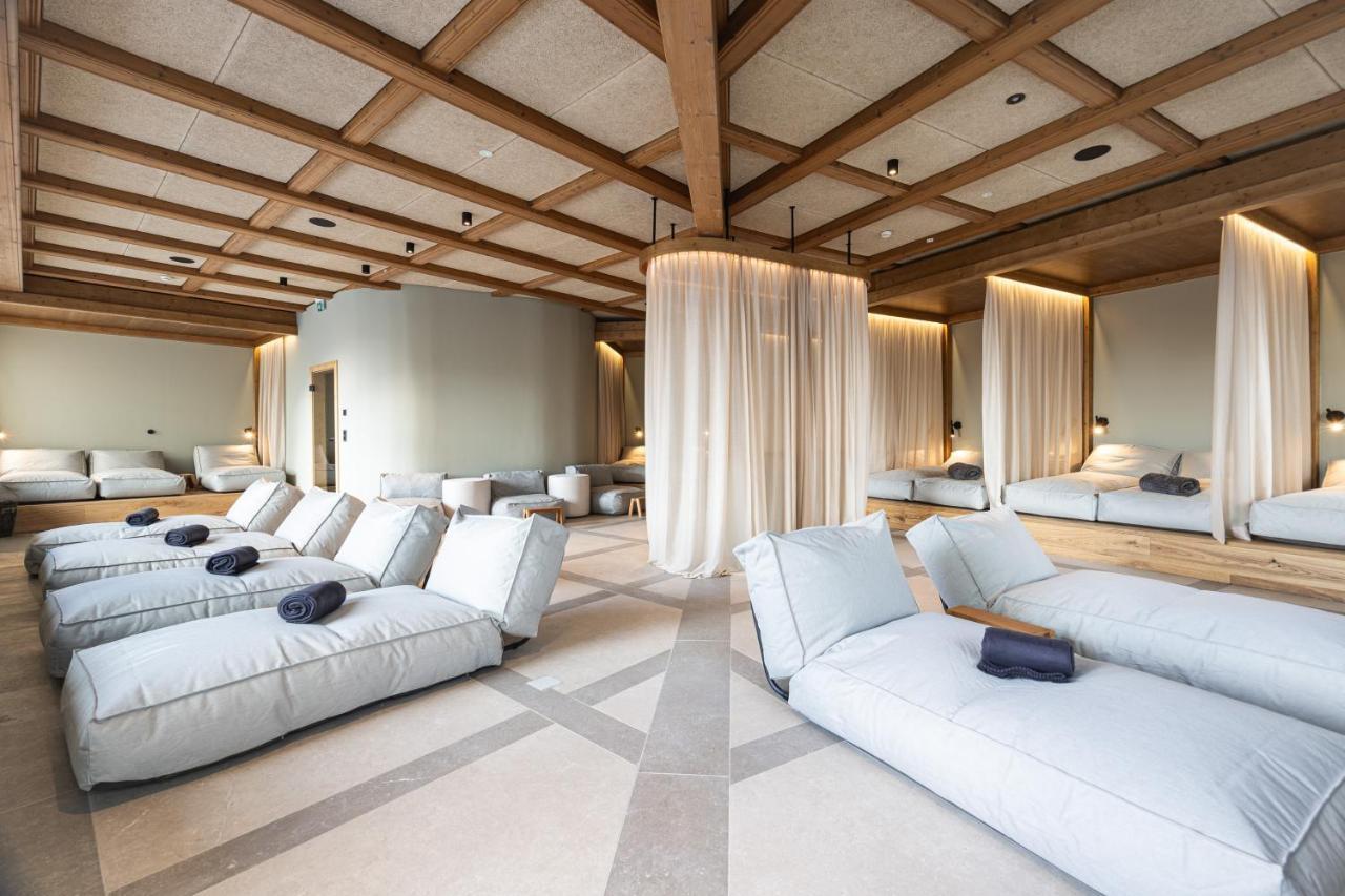 Hotel Neue Post 4*